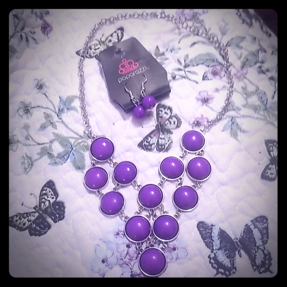 Paparazzi Purple Choker Necklace with Earrings